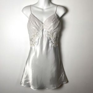 Victoria’s Secret Gold Label White Chemise with Sequins Size Small